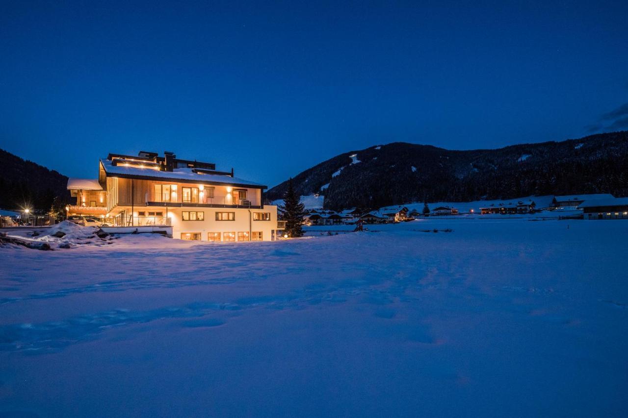 Helmhotel Innichen Exteriör bild