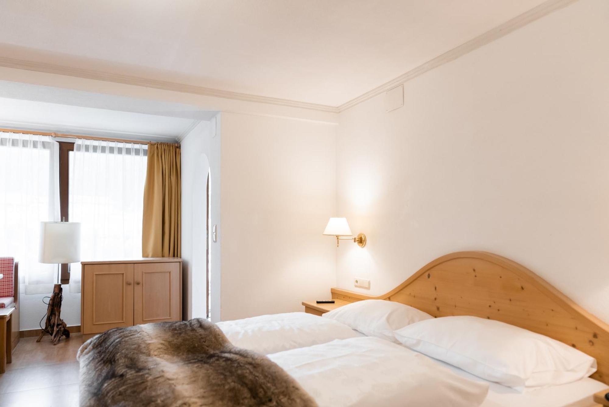Helmhotel Innichen Rum bild