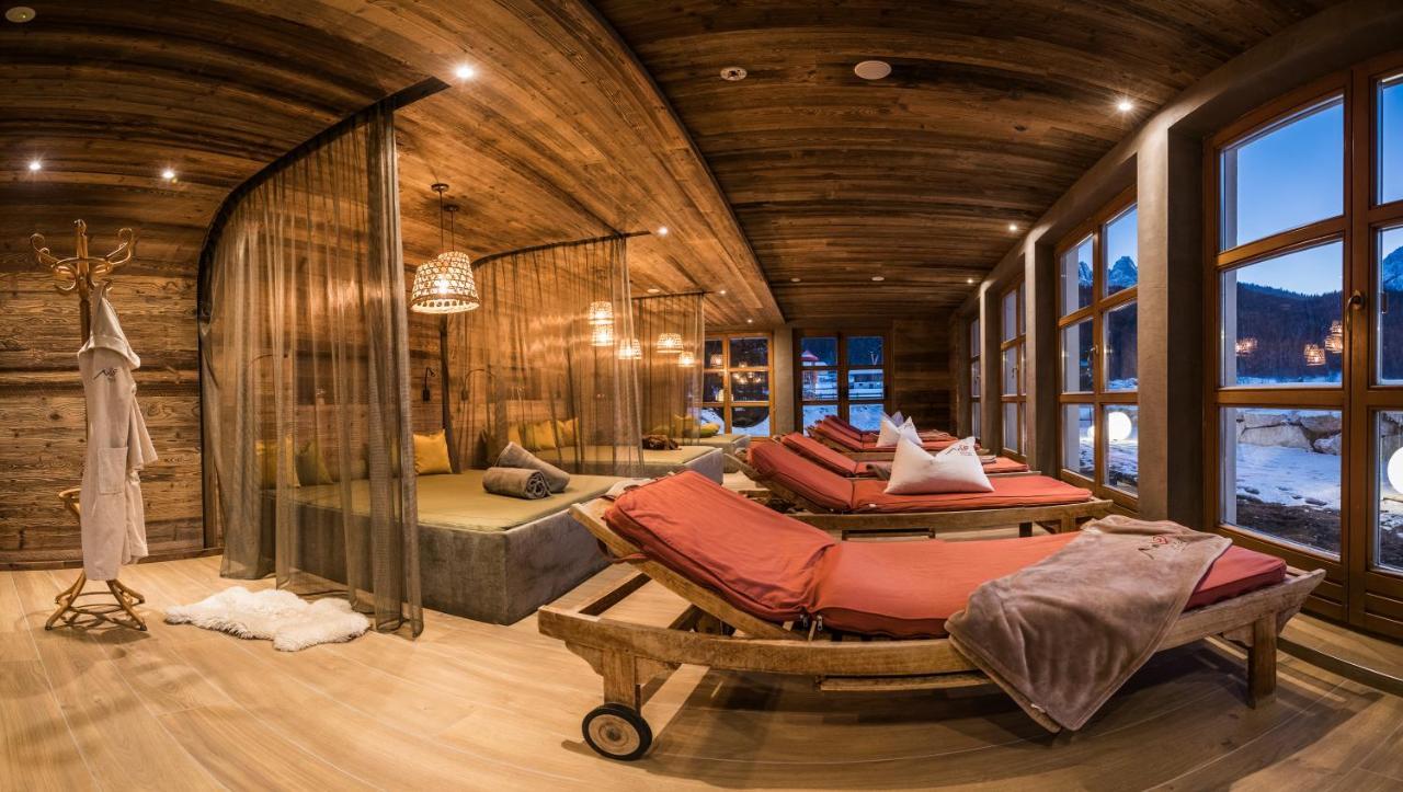 Helmhotel Innichen Exteriör bild