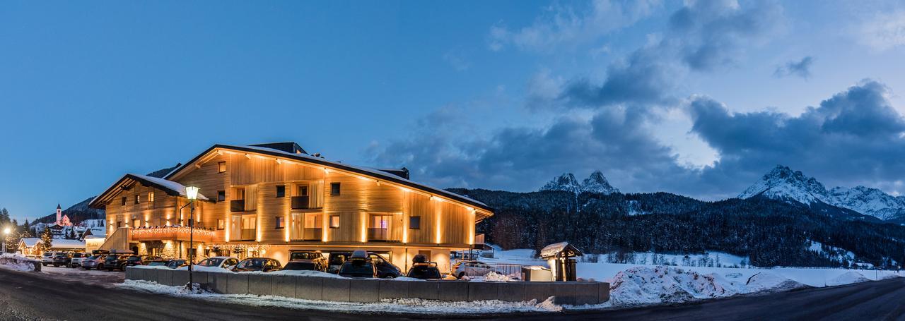 Helmhotel Innichen Exteriör bild