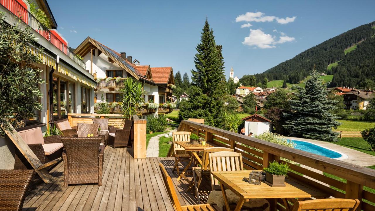 Helmhotel Innichen Exteriör bild