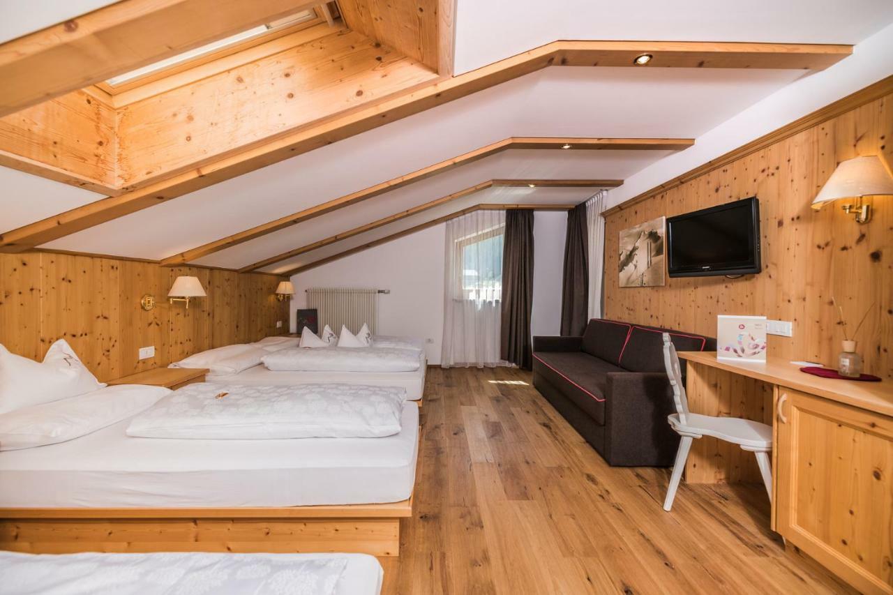 Helmhotel Innichen Exteriör bild