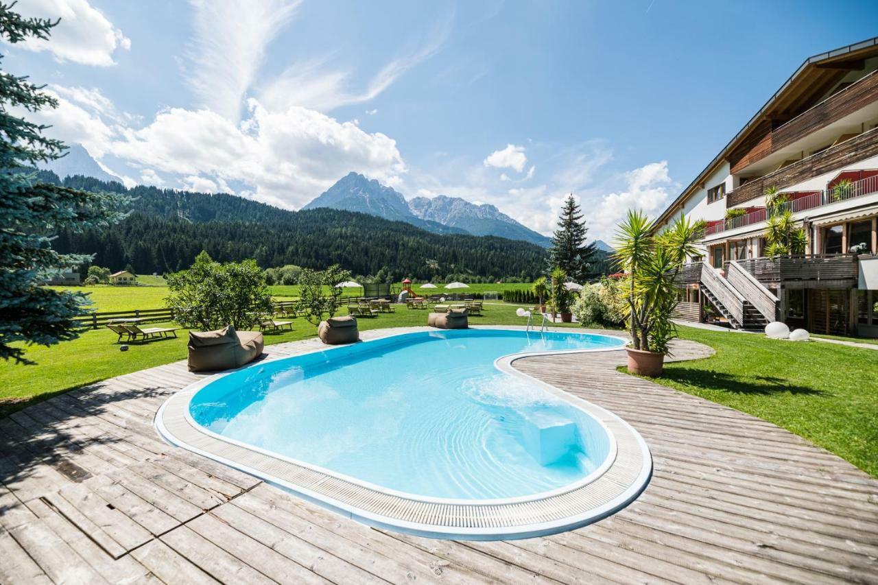 Helmhotel Innichen Exteriör bild